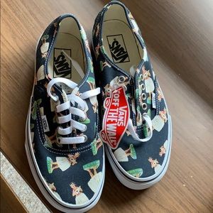Women’s size 8 , Hawaiian vans